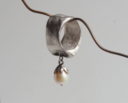 Organic Form Pearl Charm Ring