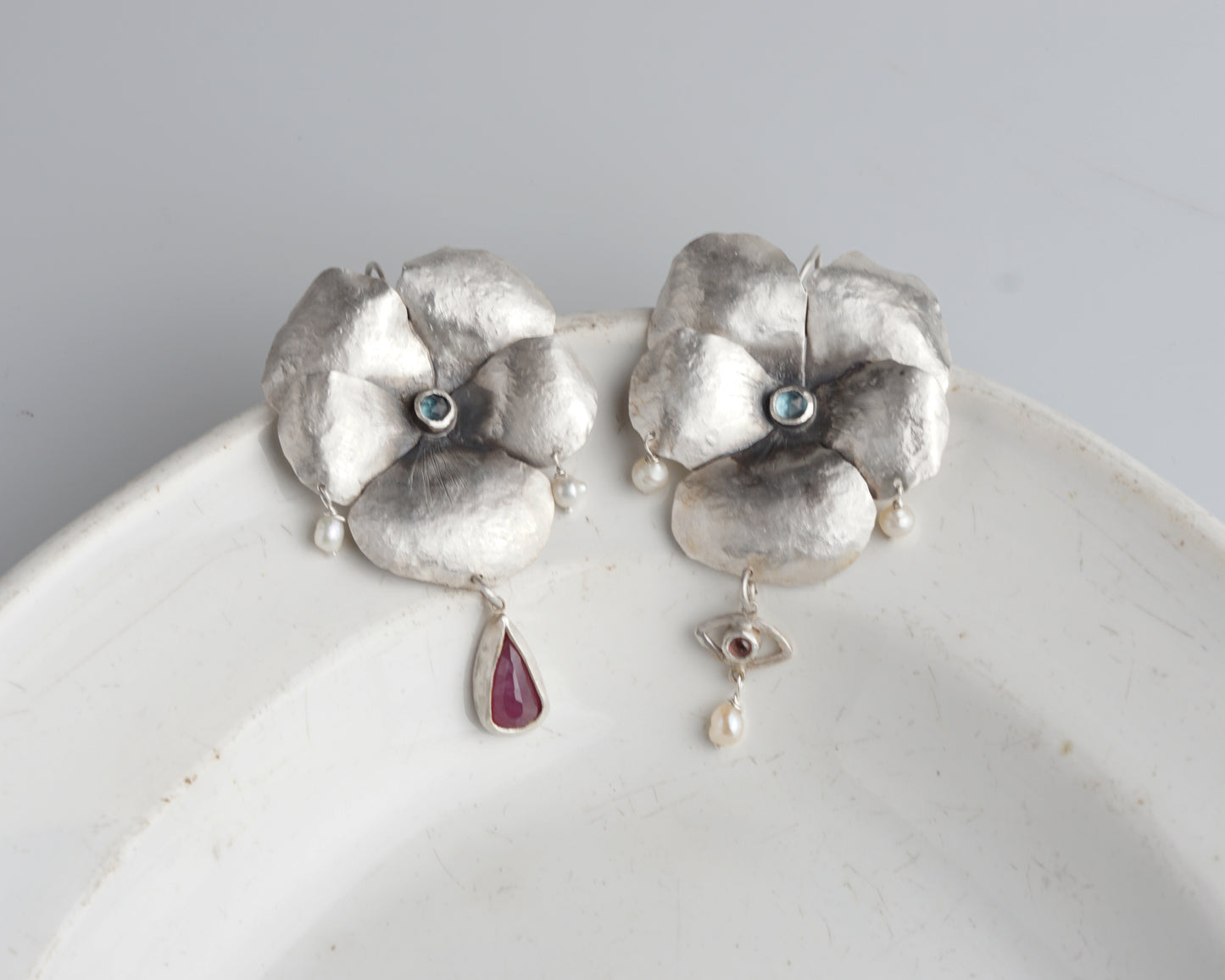 Heartsease Flower Earrings