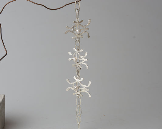 Openwork neklace