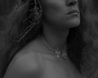 Openwork neklace