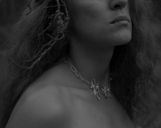 Openwork neklace